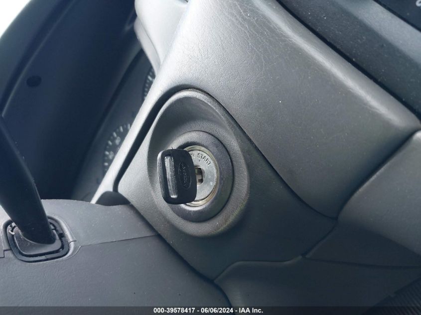 2000 Toyota Camry Ce VIN: 4T1BG22K1YU007604 Lot: 39578417