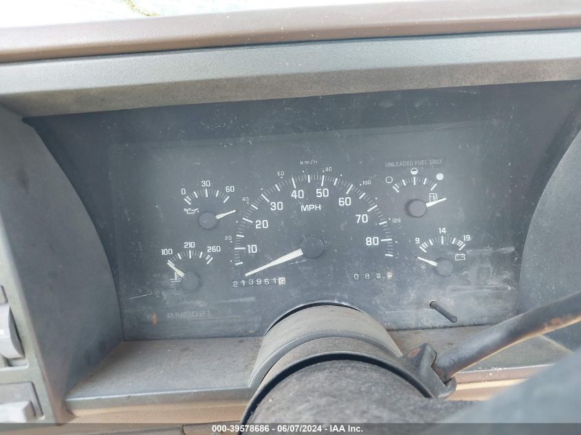 1992 Chevrolet Gmt-400 K2500 VIN: 1GCGK24K7NE149788 Lot: 39578686