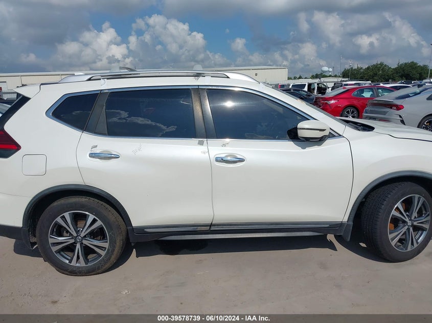2017 Nissan Rogue Sl VIN: JN8AT2MT4HW131165 Lot: 39578739