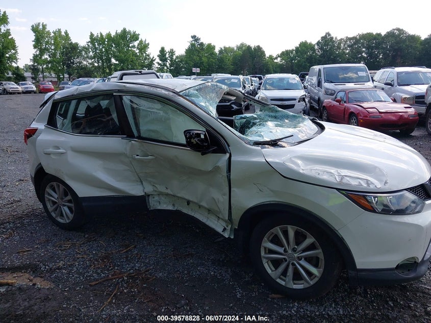 2017 Nissan Rogue Sport S VIN: JN1BJ1CP5HW011785 Lot: 39578828