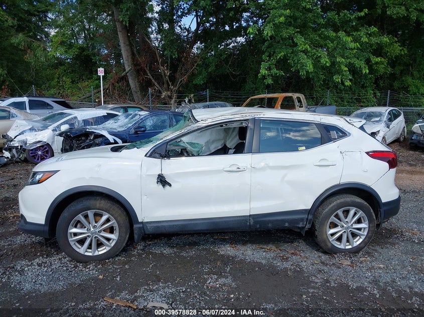 2017 Nissan Rogue Sport S VIN: JN1BJ1CP5HW011785 Lot: 39578828