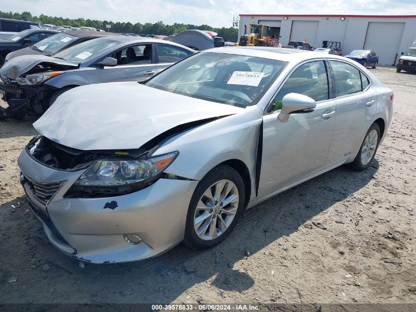 VIN JTHBW1GGXD2031099 2013 Lexus ES, 300H no.2