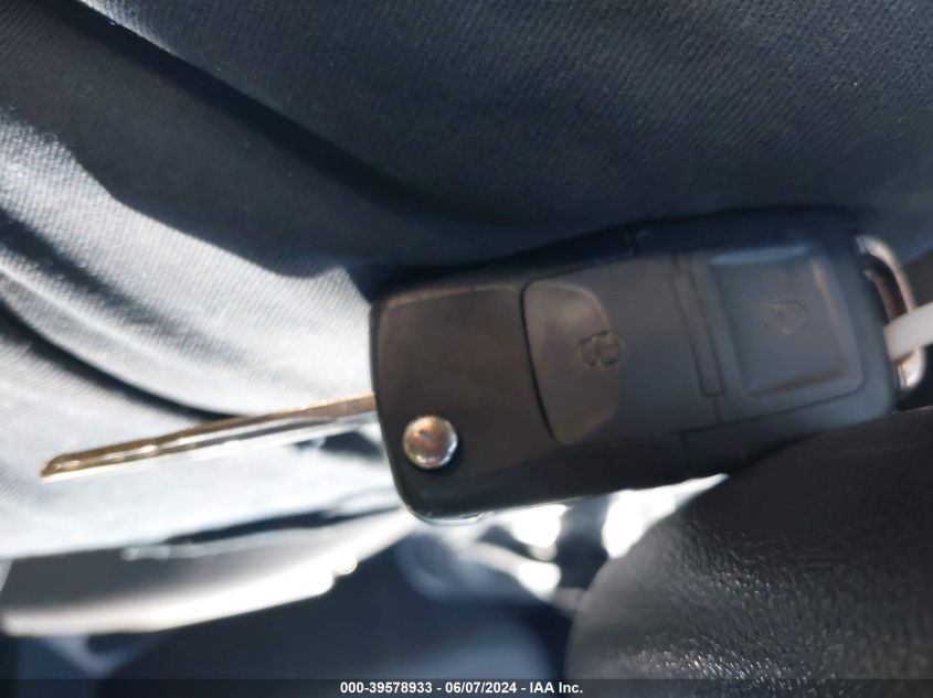 2011 Kia Soul + VIN: KNDJT2A20B7237024 Lot: 39578933