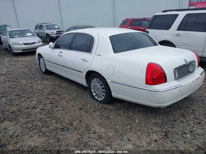 2004 Lincoln Town Car Signature VIN: 1LNHM81W84Y661920 Lot: 39579214