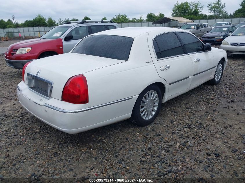 2004 Lincoln Town Car Signature VIN: 1LNHM81W84Y661920 Lot: 39579214