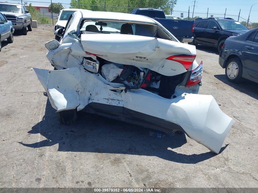 2017 Toyota Corolla Le VIN: 5YFBURHEXHP676829 Lot: 39579352