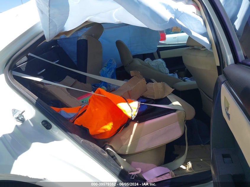 2017 Toyota Corolla Le VIN: 5YFBURHEXHP676829 Lot: 39579352