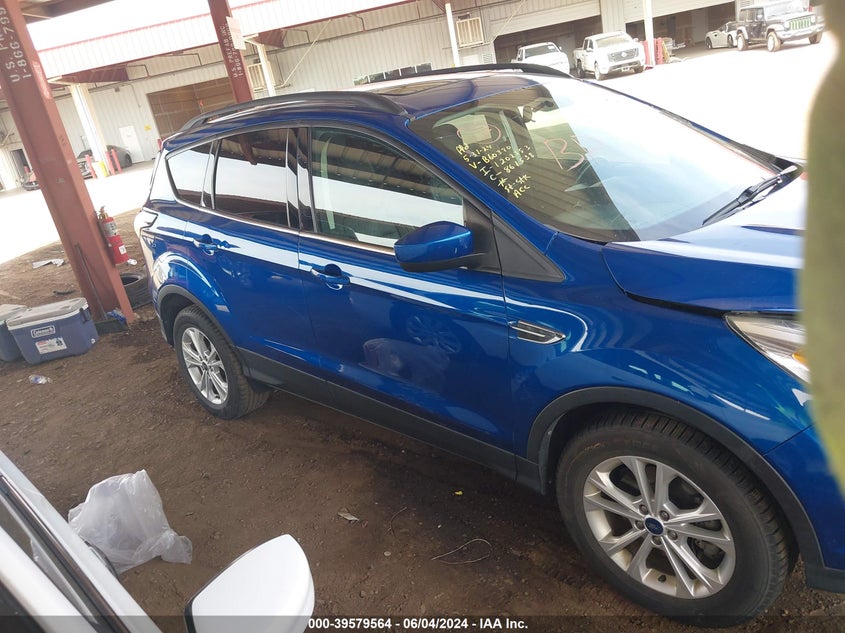 2017 Ford Escape Se VIN: 1FMCU9GD5HUB60390 Lot: 39579564