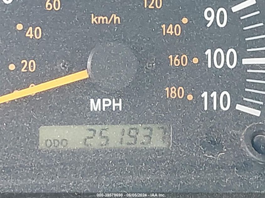 2000 Toyota Tundra Sr5 V8 VIN: 5TBBT4412YS123651 Lot: 39579698