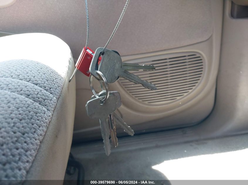 2000 Toyota Tundra Sr5 V8 VIN: 5TBBT4412YS123651 Lot: 39579698