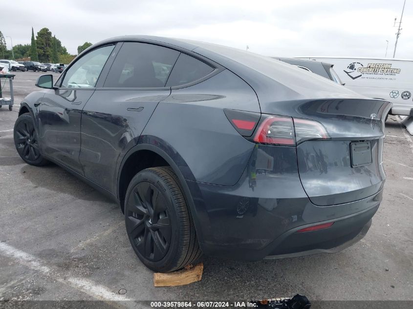 2024 Tesla Model Y Long Range Dual Motor All-Wheel Drive VIN: 7SAYGDEE7RA234516 Lot: 39579864