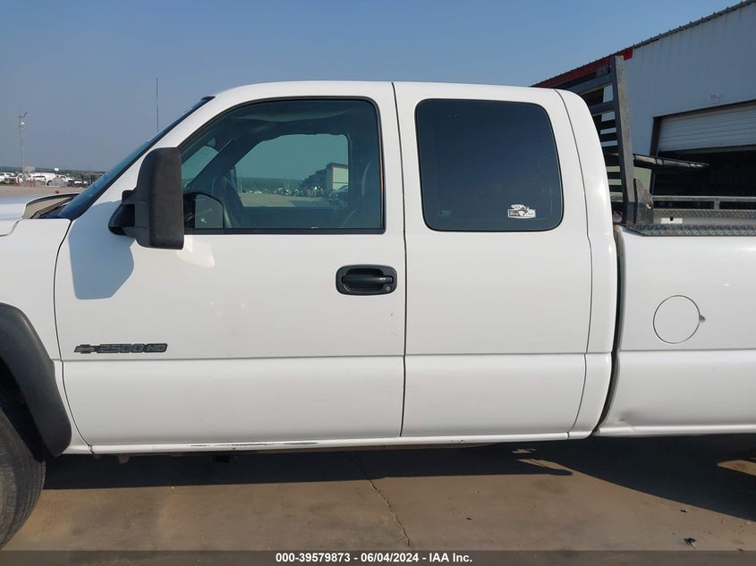 2006 Chevrolet Silverado 2500Hd Work Truck VIN: 1GCHC29UX6E216705 Lot: 39579873