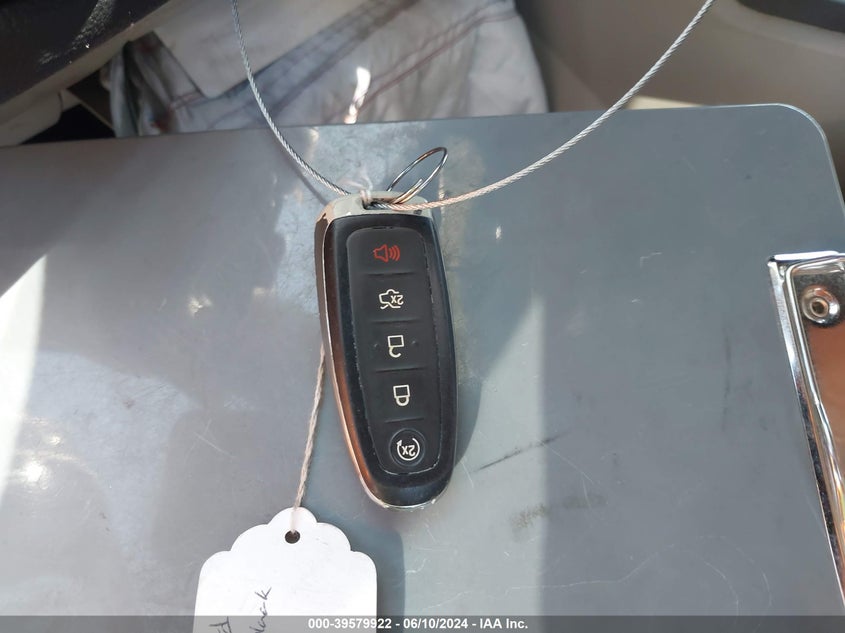 VIN 1FMCU9HD0KUC08237 2019 FORD ESCAPE SEL