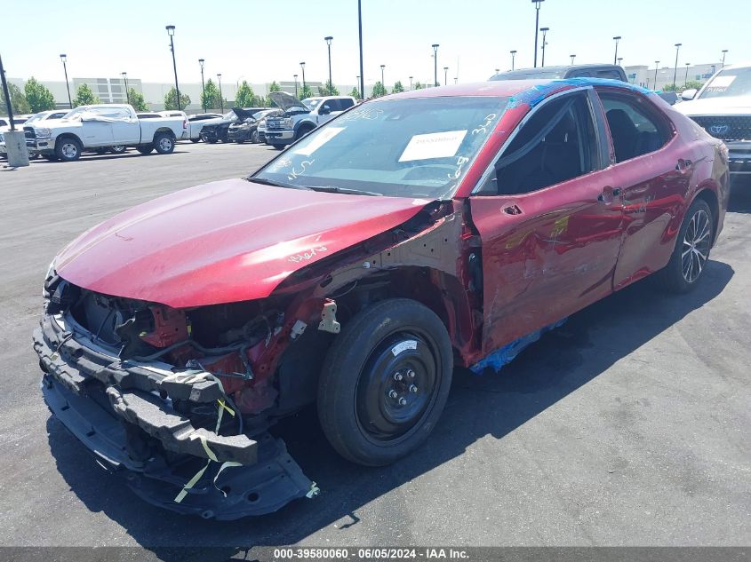 4T1B11HK2JU593075 2018 TOYOTA CAMRY - Image 2