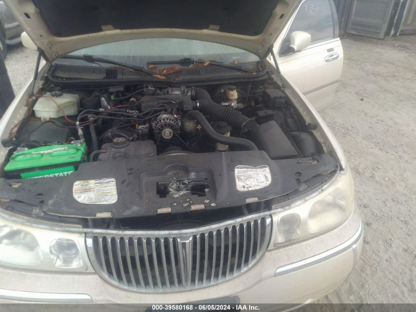 1999 Lincoln Town Car Cartier VIN: 1LNHM83W1XY692962 Lot: 39580168