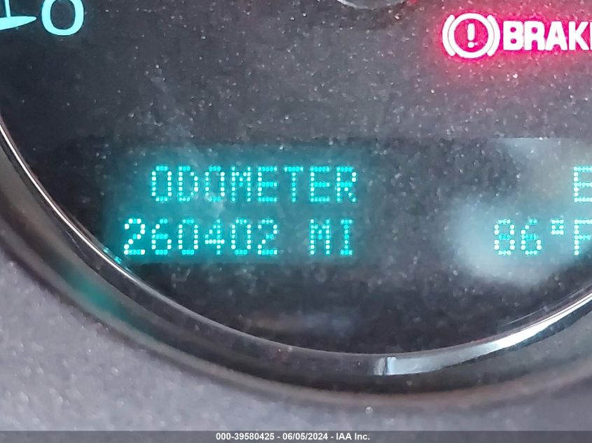 2011 Chevrolet Suburban 1500 Ls VIN: 1GNSKHE31BR215882 Lot: 39580425