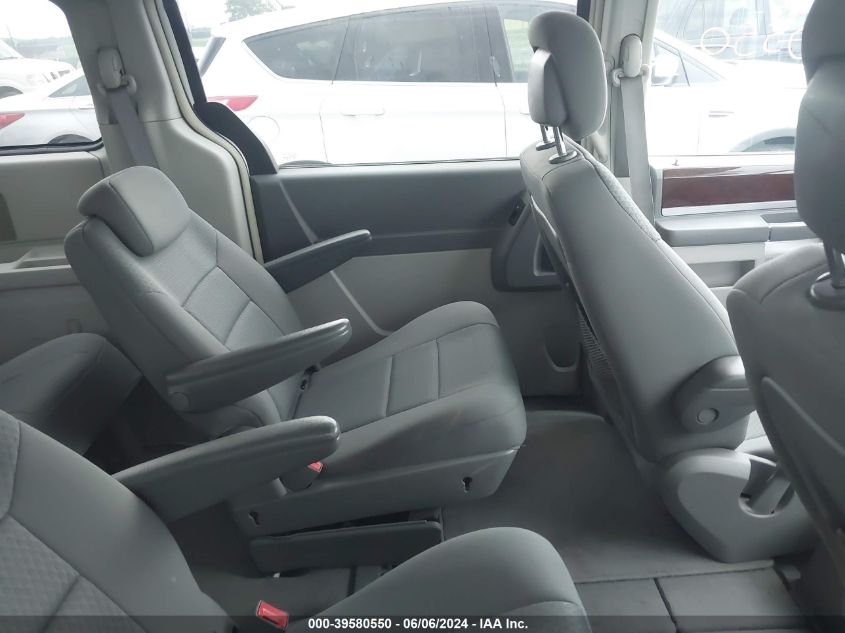 2010 Chrysler Town & Country Touring VIN: 2A4RR5D1XAR450639 Lot: 39580550