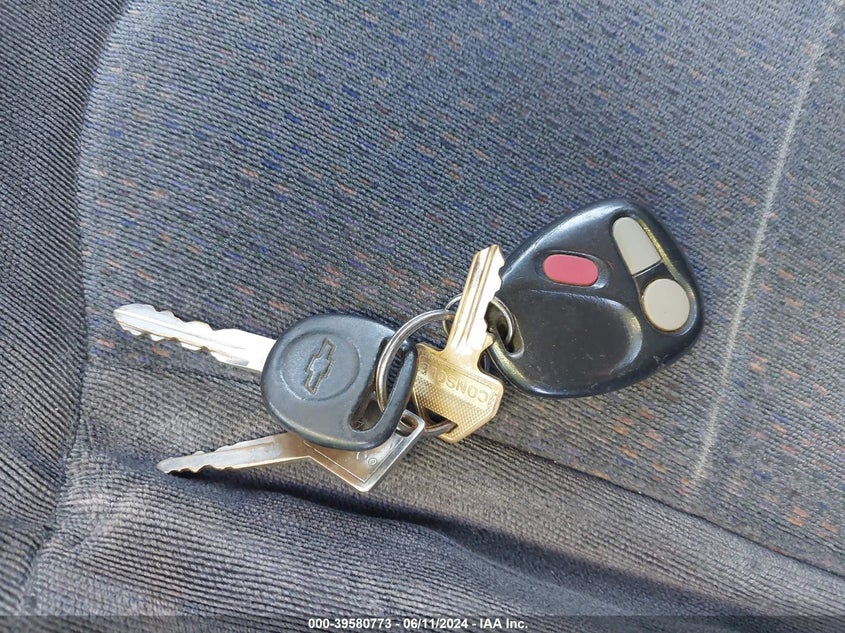 2001 Chevrolet Silverado 1500 Ls VIN: 2GCEK19T311368407 Lot: 39580773