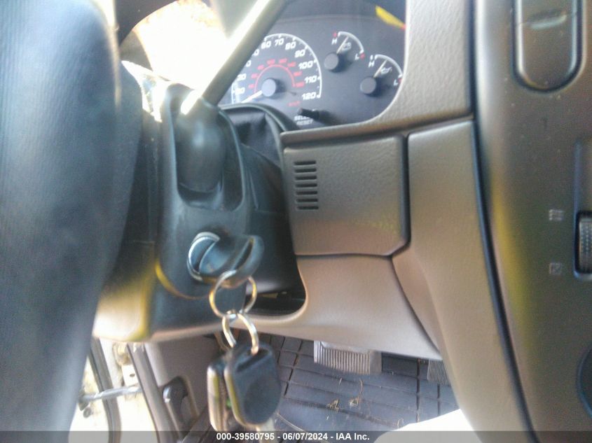 2002 Ford Explorer Xls VIN: 1FMZU62E62UB32968 Lot: 39580795