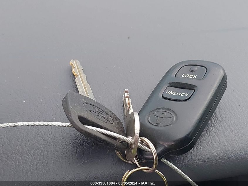 2002 Toyota Sienna Le VIN: 4T3ZF13C12U502337 Lot: 39581004