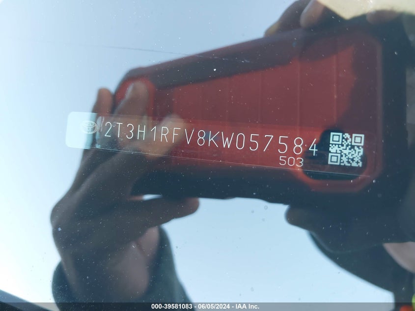 VIN 2T3H1RFV8KW057584 2019 TOYOTA RAV4 LE