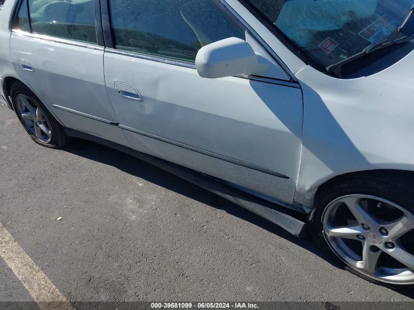 2000 Honda Accord 3.0 Lx VIN: 1HGCG1649YA023633 Lot: 39581099