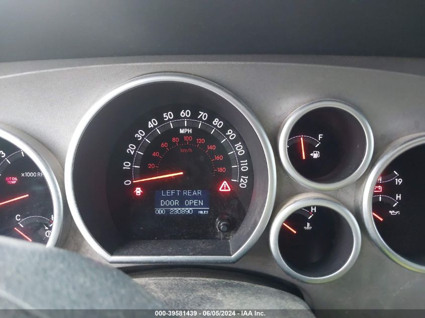 2010 Toyota Tundra Limited 5.7L V8 VIN: 5TFHW5F17AX100233 Lot: 39581439