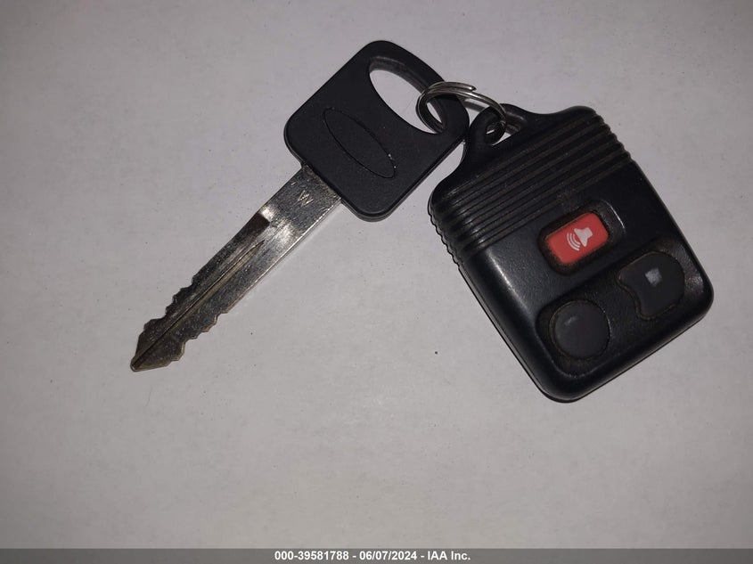 2000 Ford F-250 Lariat/Xl/Xlt VIN: 1FTNX21S7YEE20639 Lot: 39581788