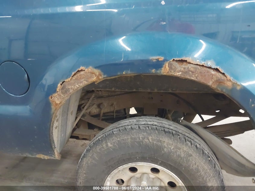 2000 Ford F-250 Lariat/Xl/Xlt VIN: 1FTNX21S7YEE20639 Lot: 39581788