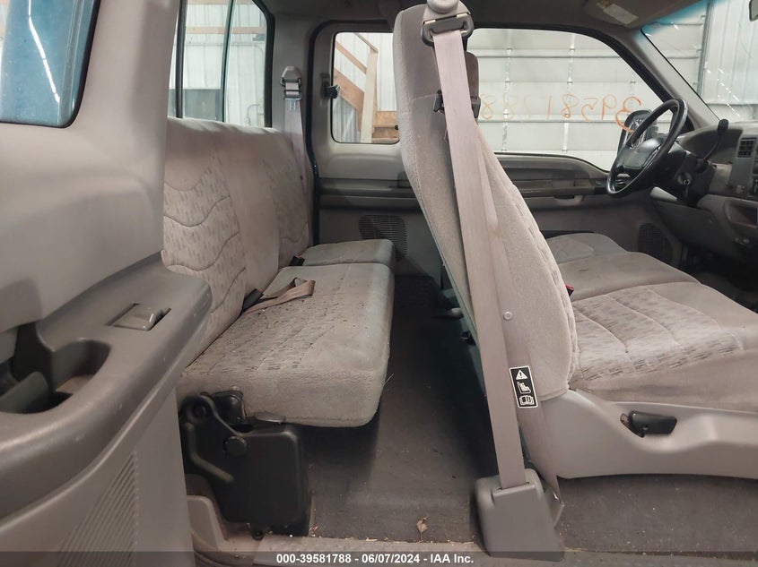 2000 Ford F-250 Lariat/Xl/Xlt VIN: 1FTNX21S7YEE20639 Lot: 39581788