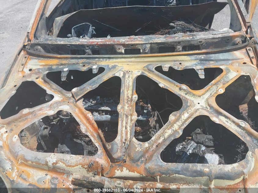 2003 Toyota Corolla Le VIN: JTDBR32E030040429 Lot: 39582103