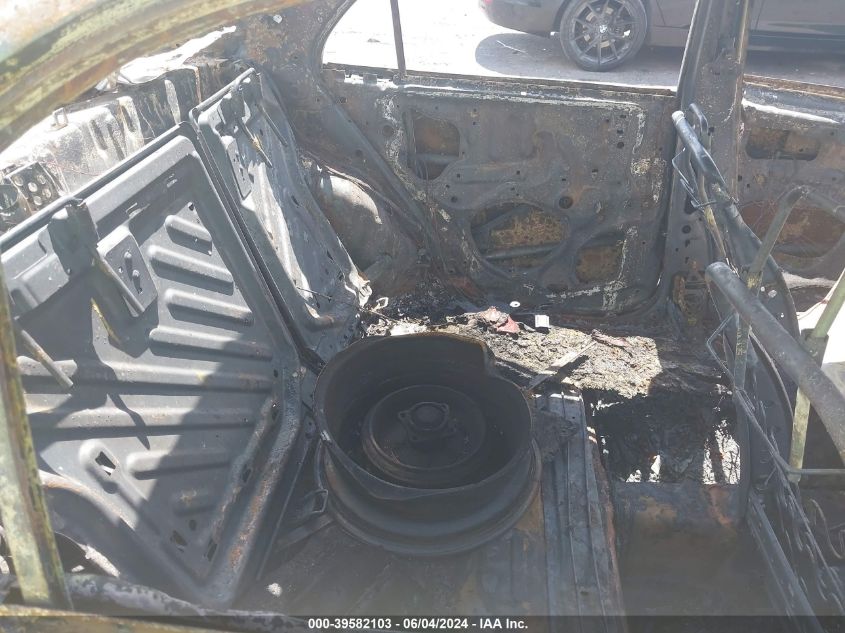 2003 Toyota Corolla Le VIN: JTDBR32E030040429 Lot: 39582103