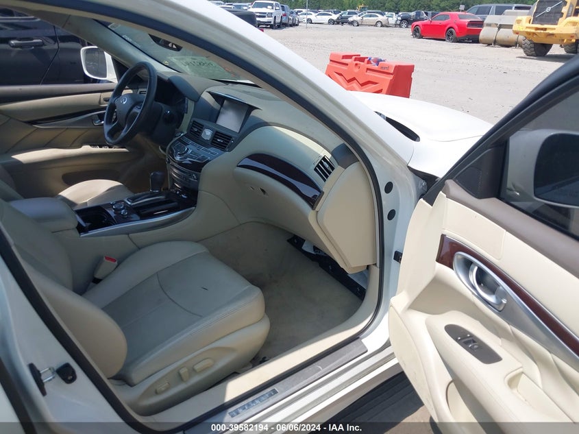 2014 Infiniti Q70 3.7 VIN: JN1BY1AP5EM260335 Lot: 39582194