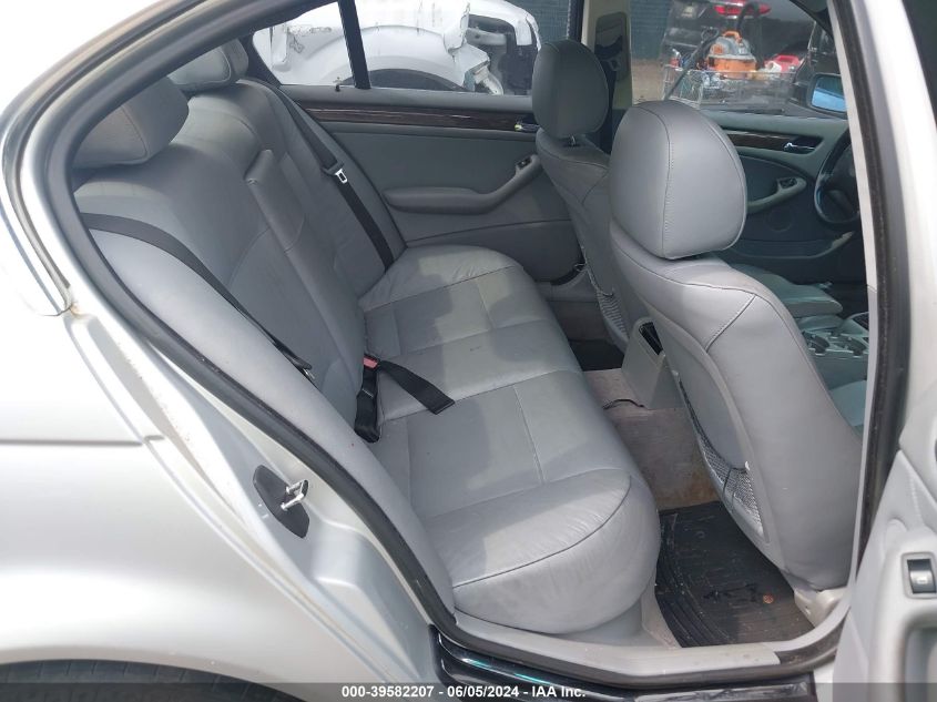 2001 BMW 330I VIN: WBAAV53411FT00448 Lot: 39582207