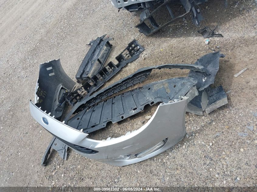 2018 Ford Focus Se VIN: 1FADP3FE2JL200823 Lot: 39582302