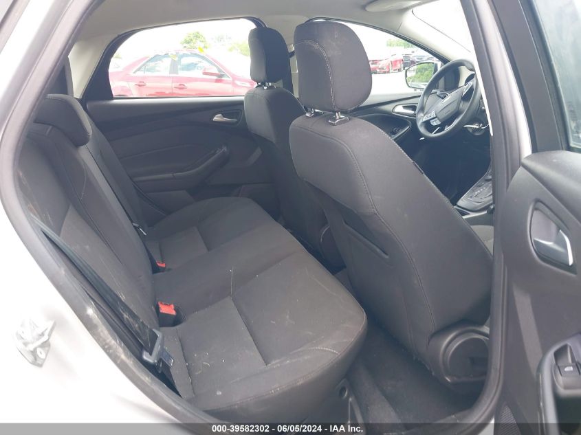 2018 Ford Focus Se VIN: 1FADP3FE2JL200823 Lot: 39582302