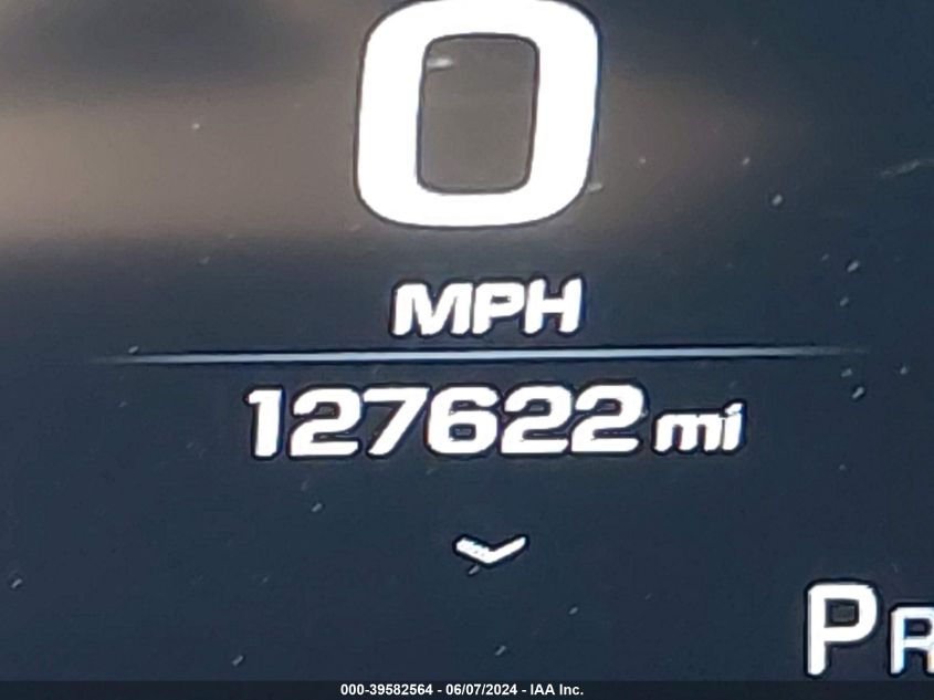 2018 Chevrolet Tahoe Premier VIN: 1GNSKCKJ2JR342452 Lot: 39582564