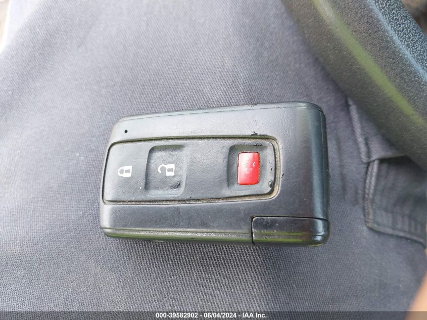 2004 Toyota Prius VIN: JTDKB20U340032495 Lot: 39582902