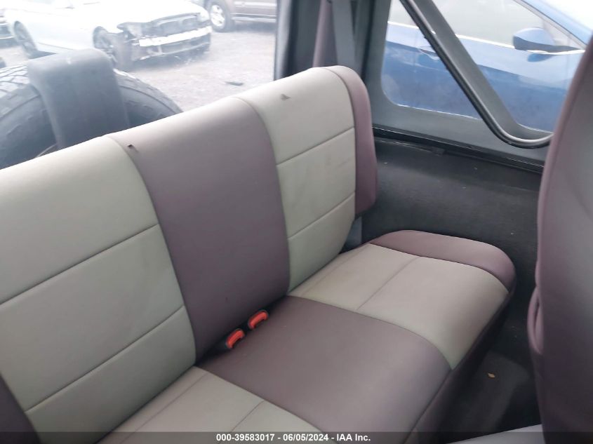 2000 Jeep Wrangler Sport VIN: 1J4FA49S3YP719629 Lot: 39583017