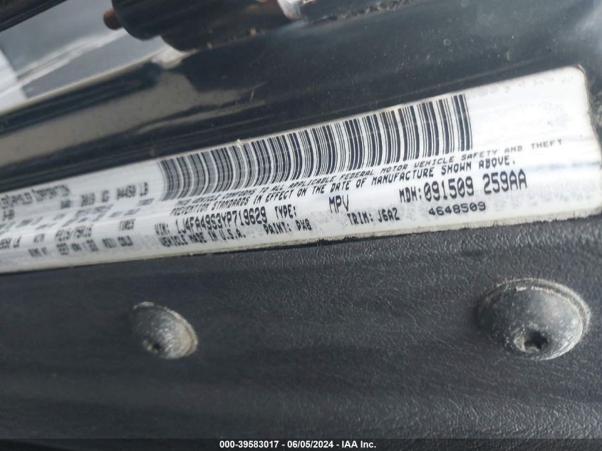 2000 Jeep Wrangler Sport VIN: 1J4FA49S3YP719629 Lot: 39583017