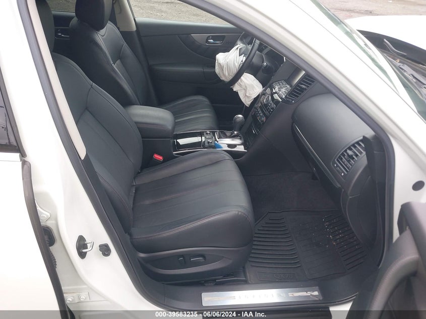 2017 INFINITI QX70 - JN8CS1MW5HM416212