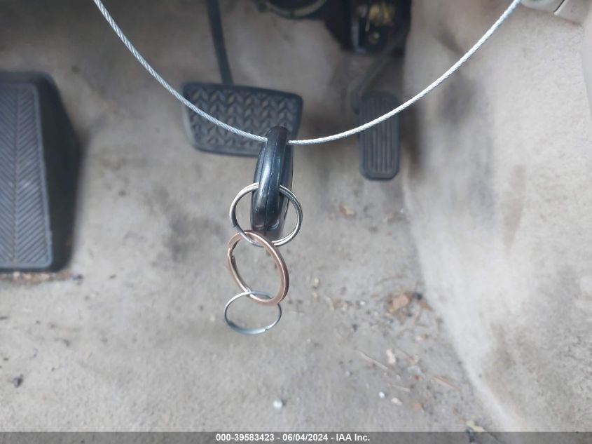 2002 Lexus Es 300 VIN: JTHBF30G825008745 Lot: 39583423