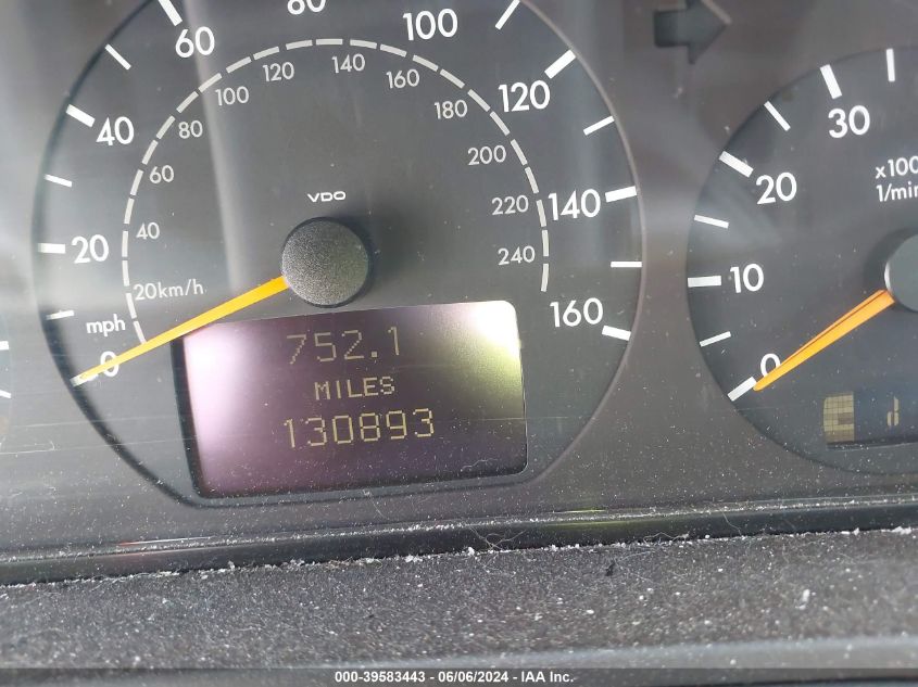 2000 Mercedes-Benz E 320 4M VIN: WDBJF82JXYX037257 Lot: 39583443