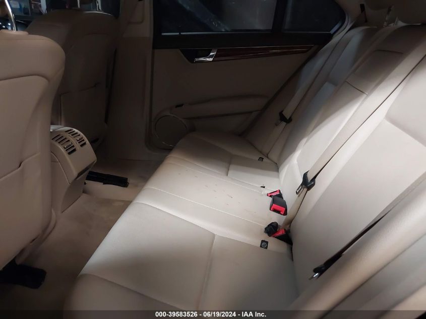 2011 Mercedes-Benz C 300 Luxury 4Matic/Sport 4Matic VIN: WDDGF8BB7BR147530 Lot: 39583526