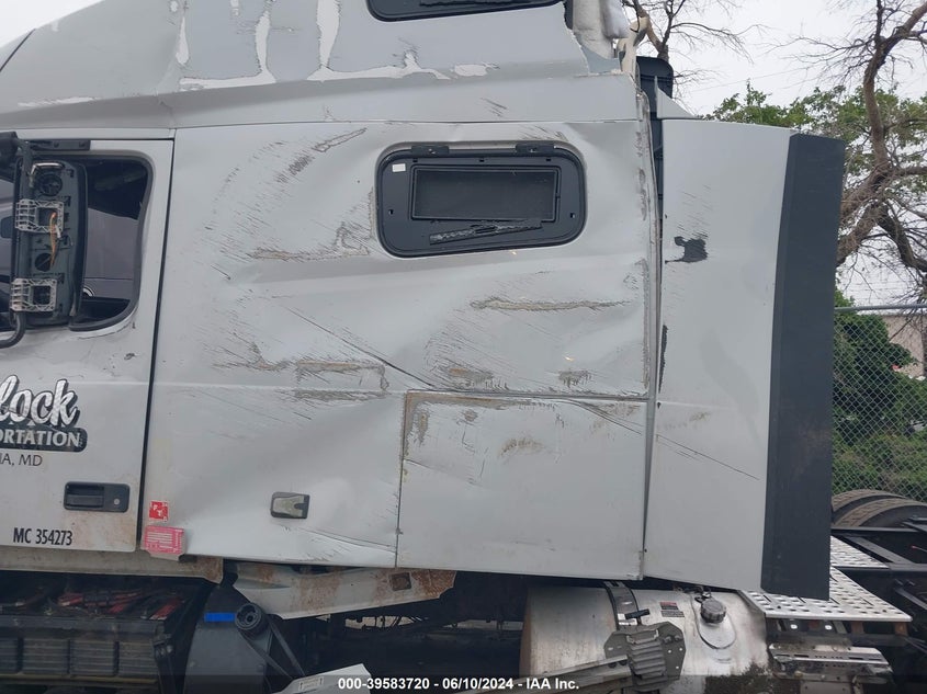 2020 Volvo Vnl VIN: 4V4NC9EH1LN215740 Lot: 39583720