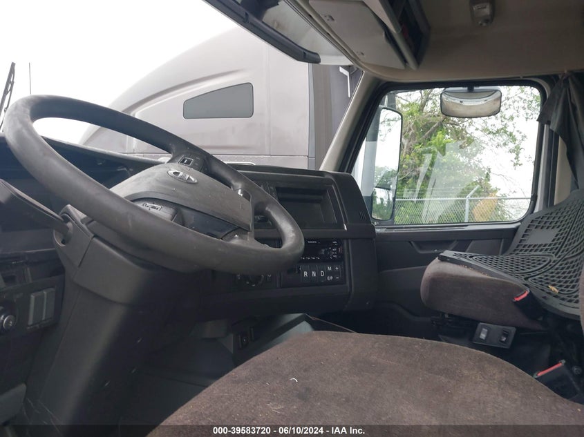 2020 Volvo Vnl VIN: 4V4NC9EH1LN215740 Lot: 39583720