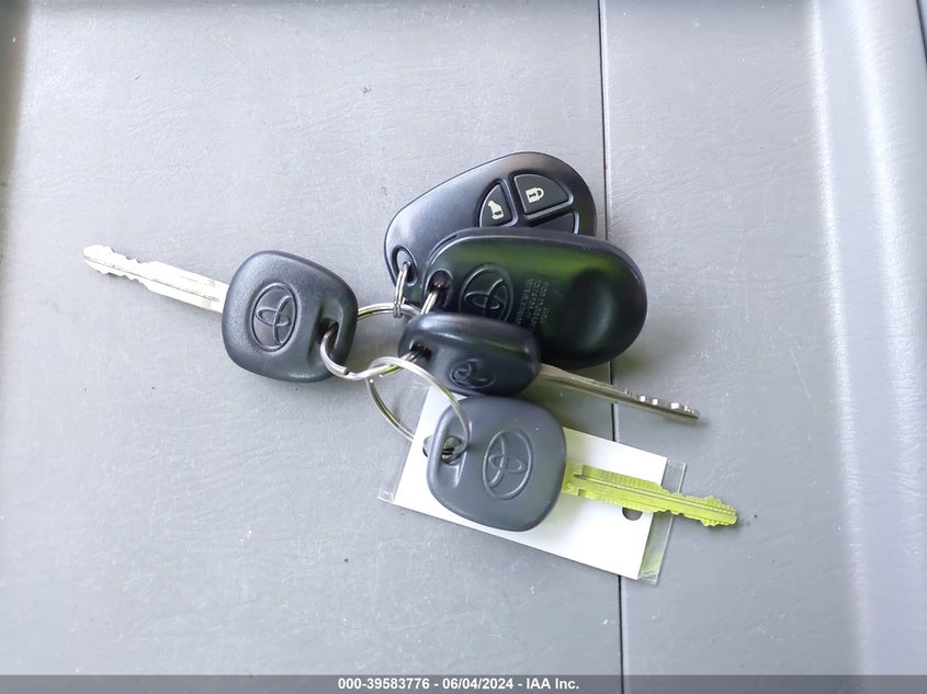 2010 Toyota Sienna Le VIN: 5TDKK4CC0AS299827 Lot: 39583776