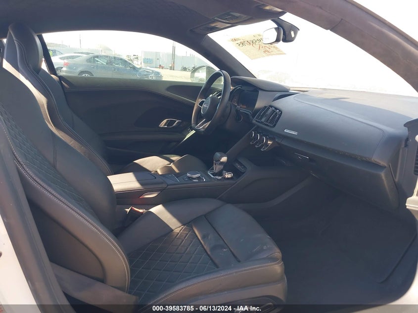 2017 Audi R8 5.2 V10 Plus VIN: WUAKBAFX6H7901148 Lot: 39583785