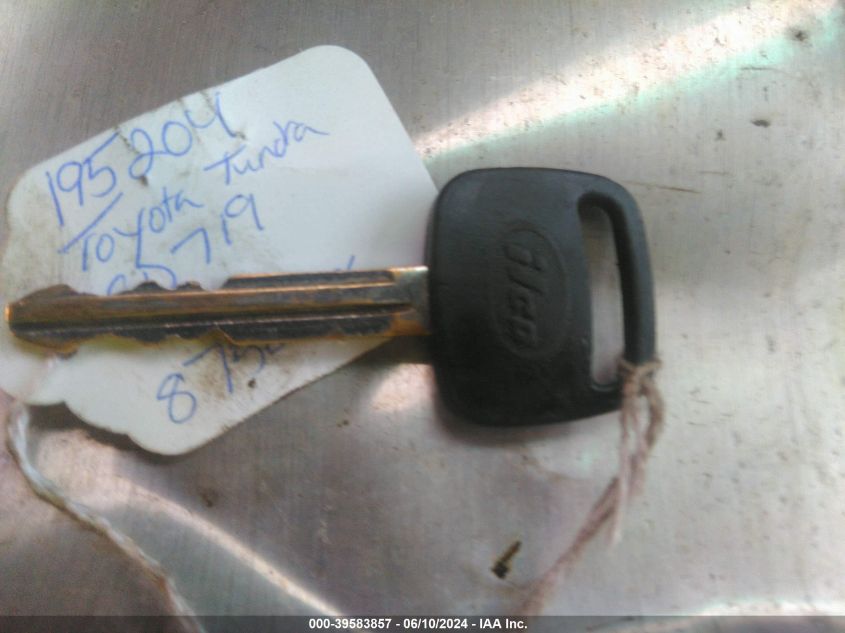 2001 Toyota Tundra Sr5 V8 VIN: 5TBRT34101S208454 Lot: 39583857