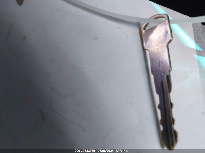 2000 Chevrolet Silverado 1500 VIN: 2GCEC19WXY1362752 Lot: 39583969